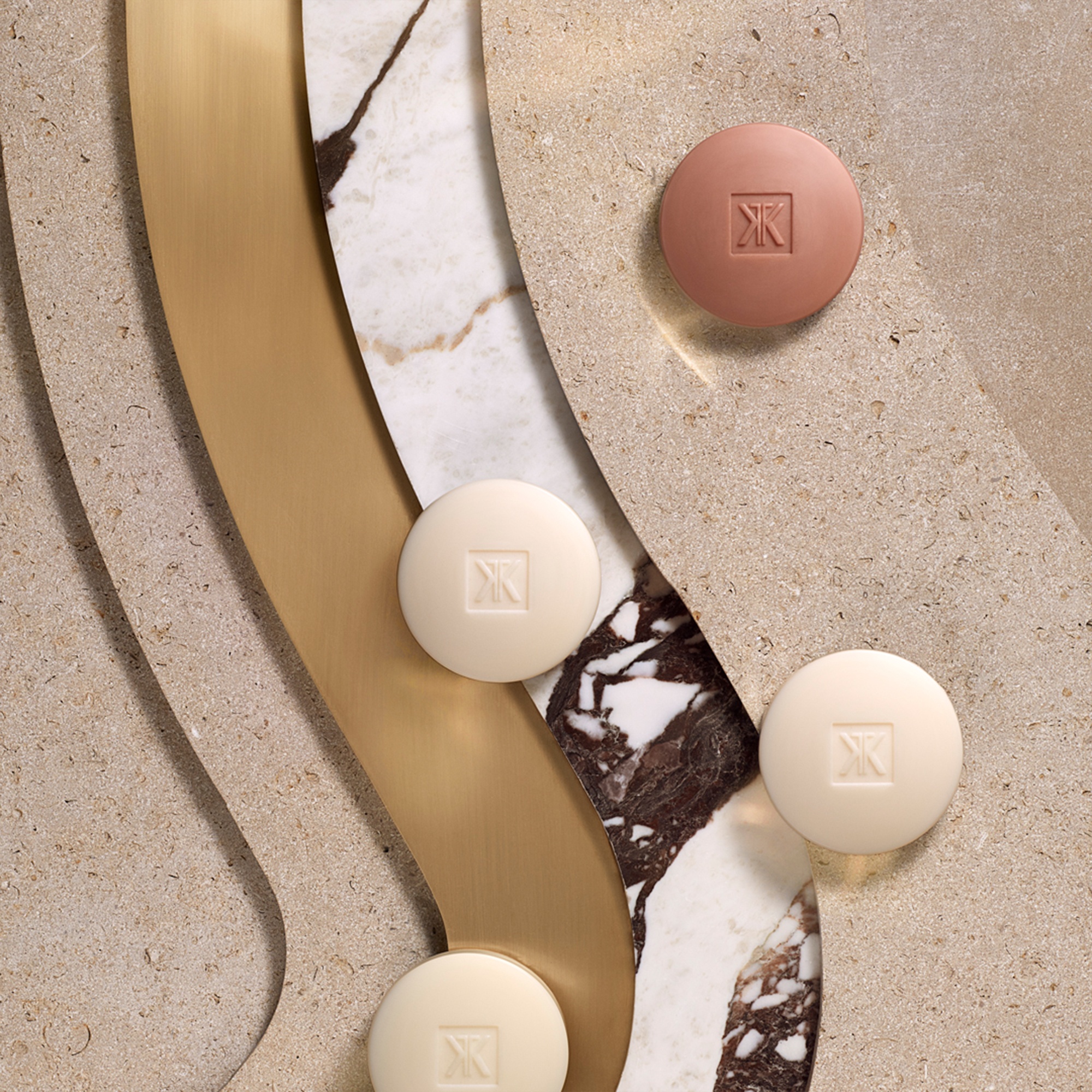 Мыло твердое парфюмированное À la Rose купить в VISAGEHALL