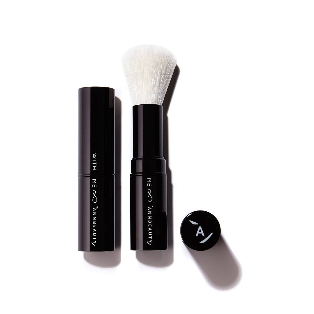 Кисть With Me Cheeks 